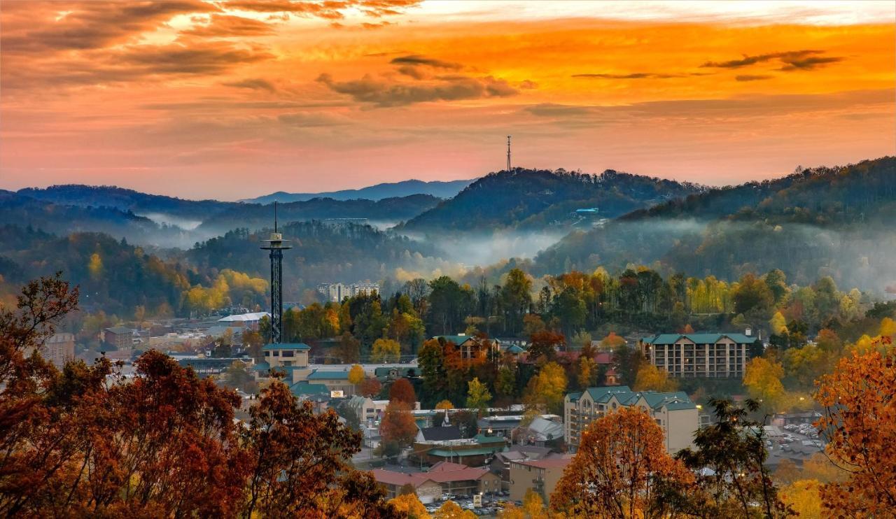 Above Ole Smokys Clouds Villa Gatlinburg Eksteriør billede